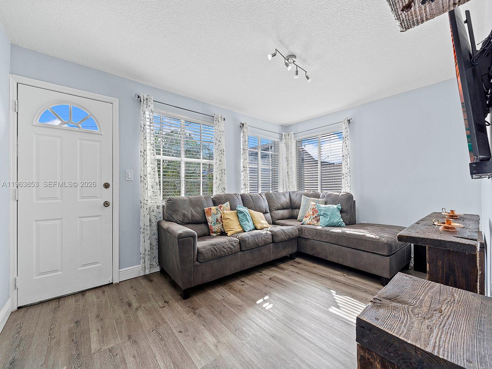 1016 Southwest 12th Avenue Miami, FL 33135 - Photo 7 of 8