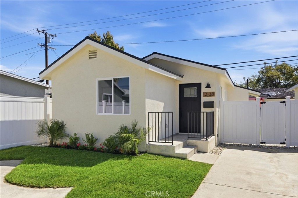 12138 Wright Road Lynwood, CA 90262 - Photo 4 of 54