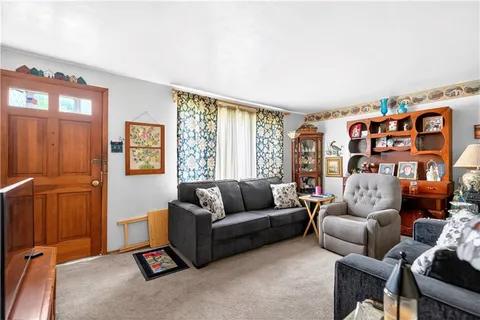 $250,000 | 35 Frances Drive, Coraopolis, PA 15108