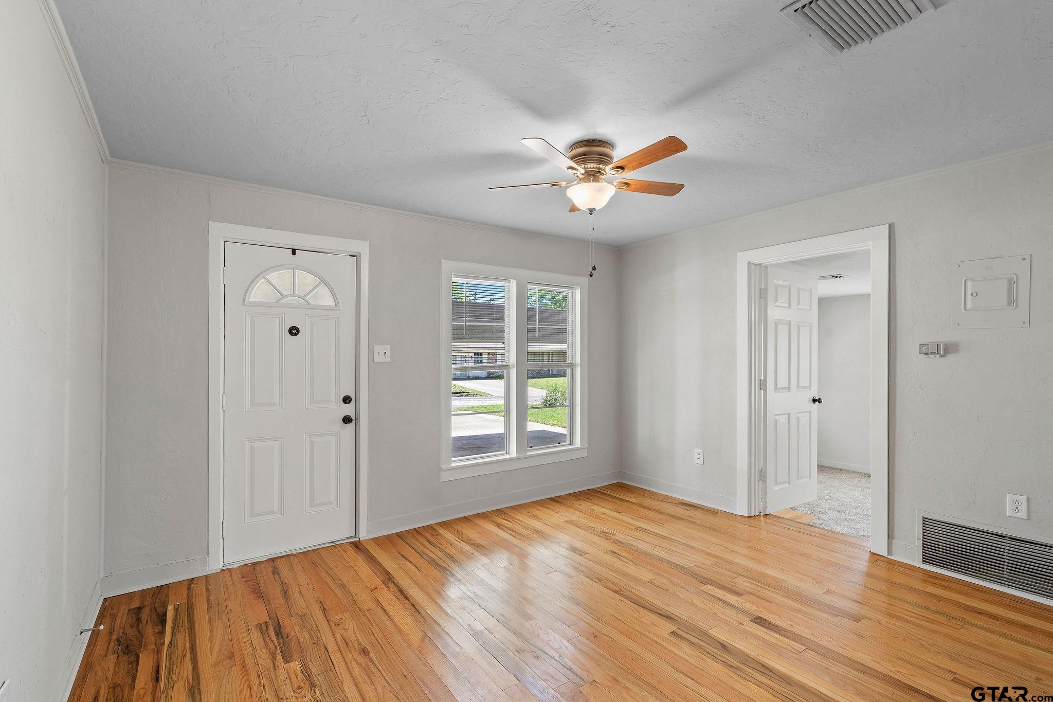 800 West Butler Street Gilmer, TX 75644 - Photo 3 of 20