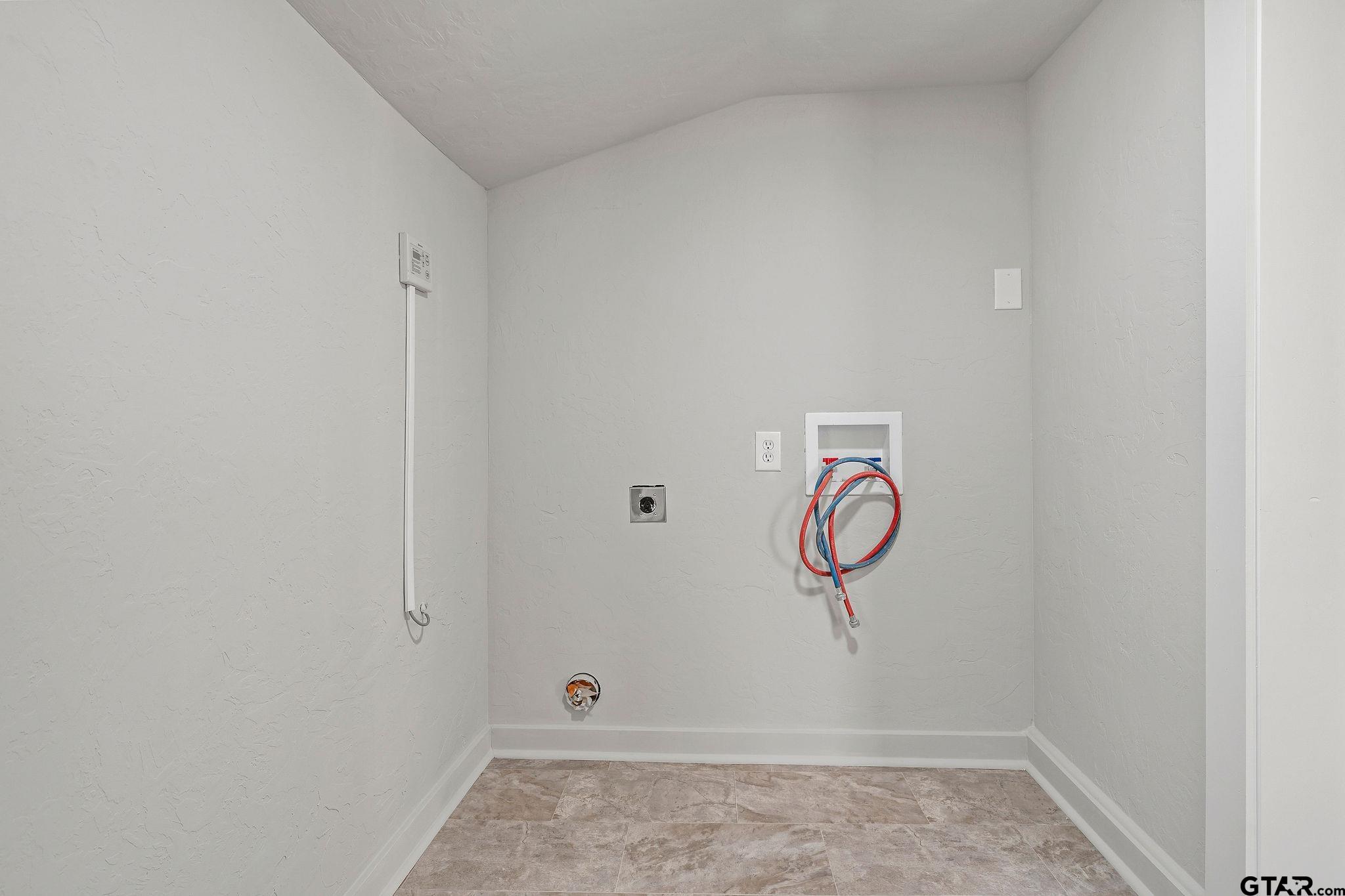 800 West Butler Street Gilmer, TX 75644 - Photo 7 of 20