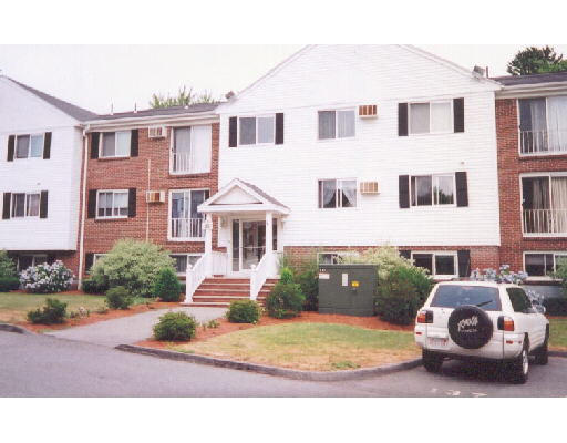 25 Clark's Road, Unit 308 25 Amesbury, MA 01913 - Photo 3 of 3 Gallery Image 3