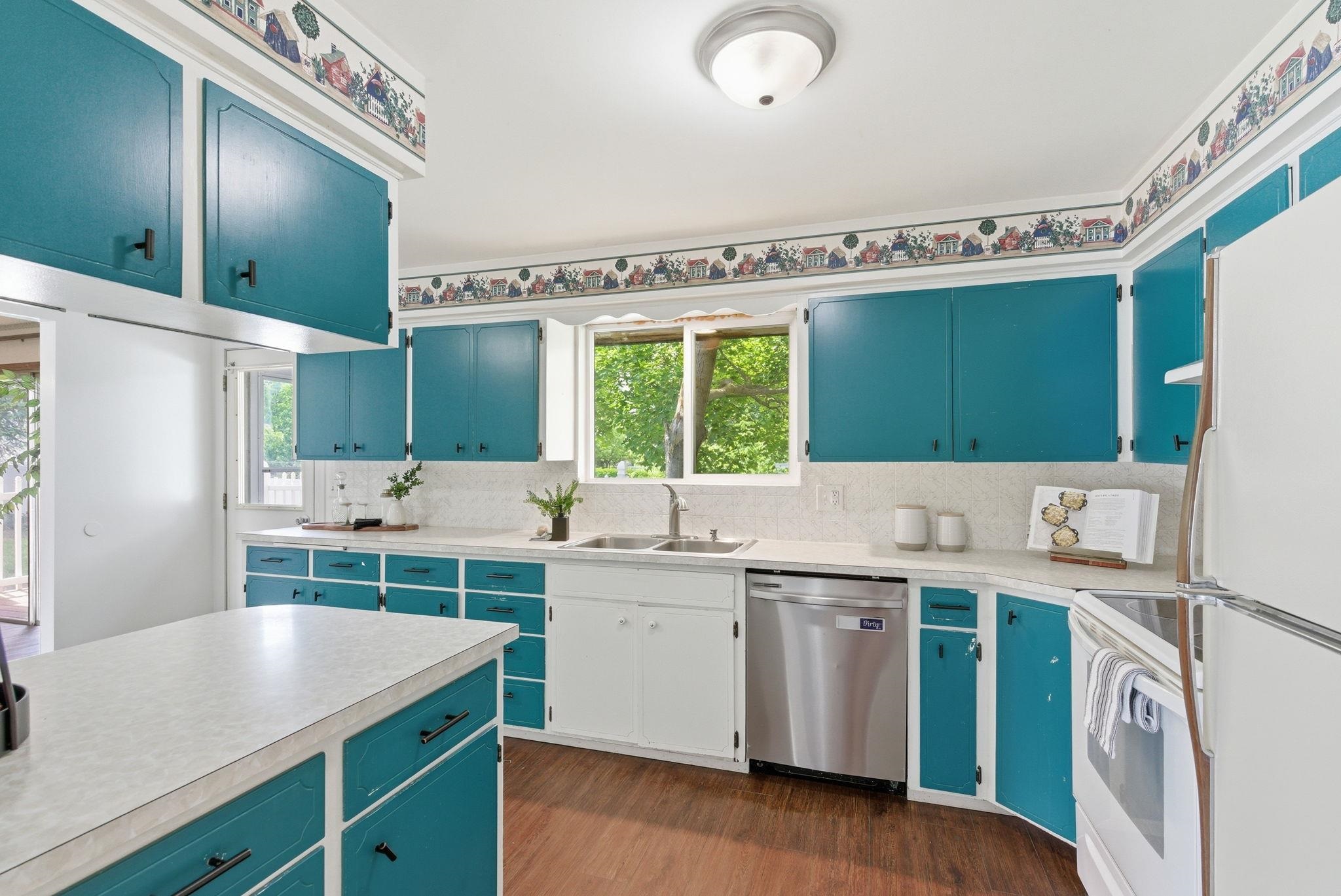 806 South Adams Road Spokane Valley, WA 99037 - Photo 16 of 50