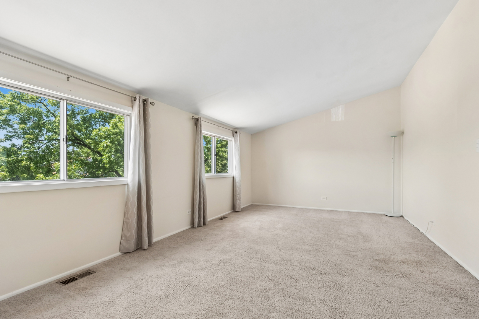 1781 Raleigh Lane Hoffman Estates, IL 60169 - Photo 13 of 23