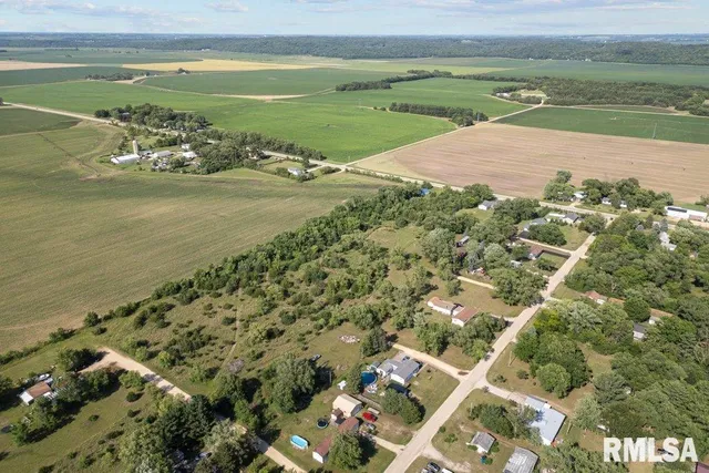 $40,000 | 6 Two 2 Mile Road, Thomson, IL 61285