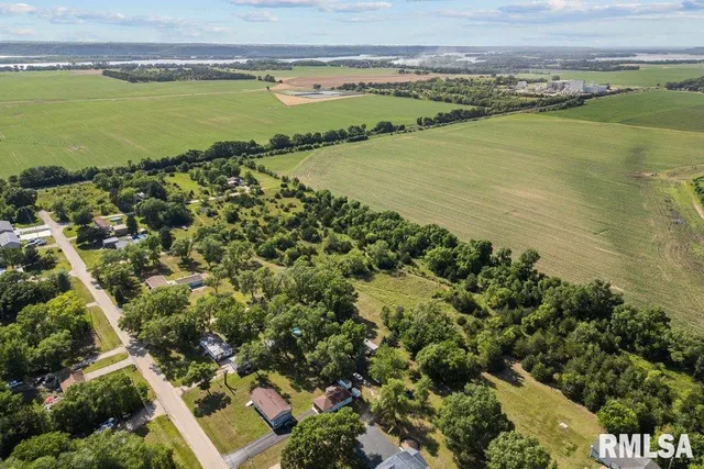 $40,000 | 6 Two 2 Mile Road, Thomson, IL 61285