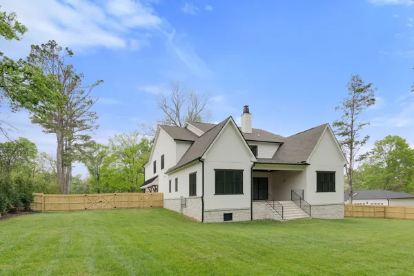 $3,200,000 | 706 Brook Hollow Road, Nashville, TN 37205