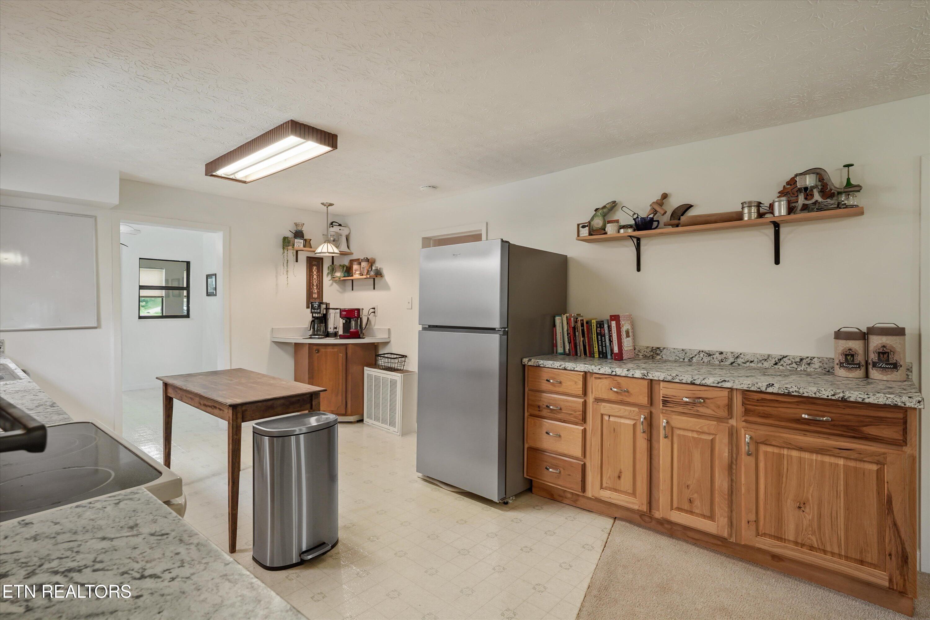 127 Mountain Road Oliver Springs, TN 37840 - Photo 8 of 36 Kitchen