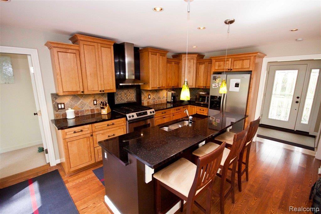 8925 Ridge Road Plymouth, MI 48170 - Photo 10 of 25 Kitchen View #2.jpg