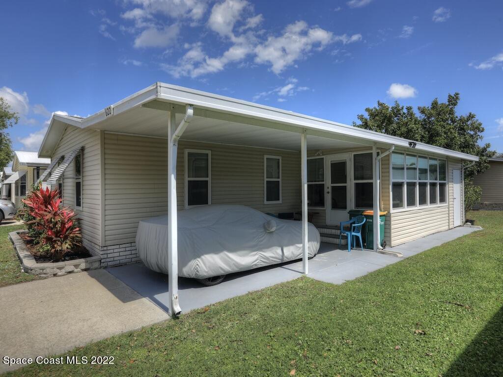 622 Wedelia Drive Sebastian, FL 32976 - Photo 2 of 29 a view of a house with patio