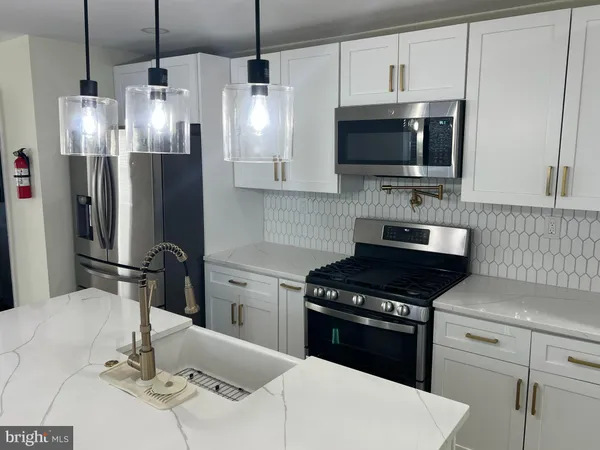 $3,100 | 200 Penn Street, Riverton, NJ 08077