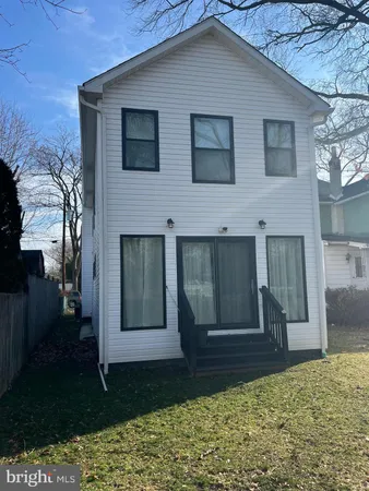 $3,100 | 200 Penn Street, Riverton, NJ 08077