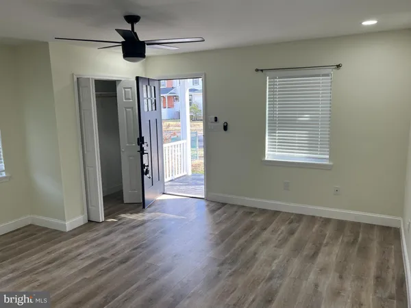 $3,100 | 200 Penn Street, Riverton, NJ 08077