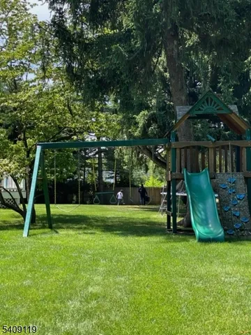 $2,495,000 | 15 Canterbury Lane, Short Hills, NJ 07078