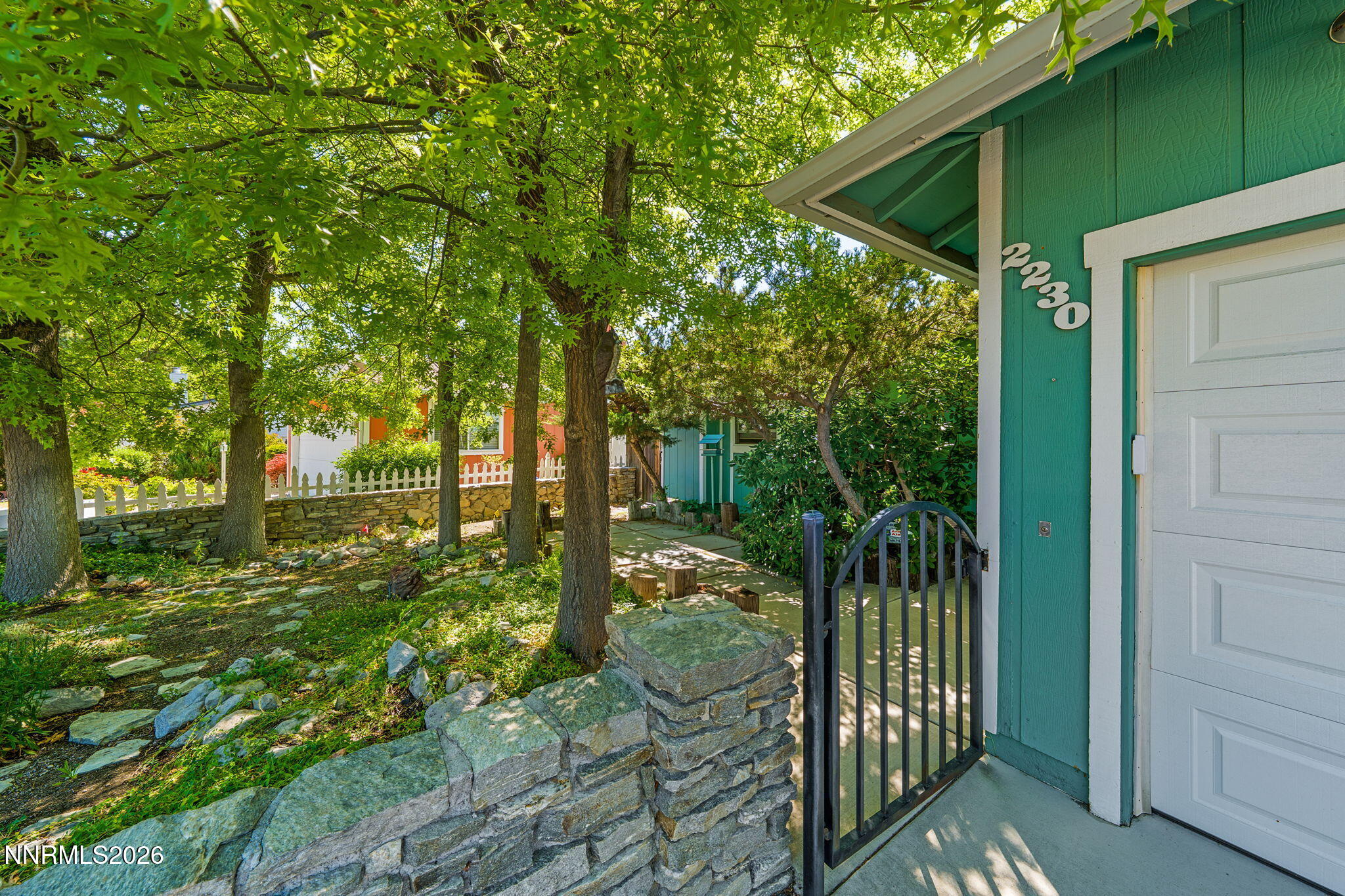 2230 King Edward Drive Reno, NV 89503 - Photo 2 of 51 3-web-or-mls-A7V04969
