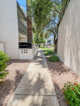 $1,100 | 302 East Monte Vista Road, Unit A16, Phoenix, AZ 85004