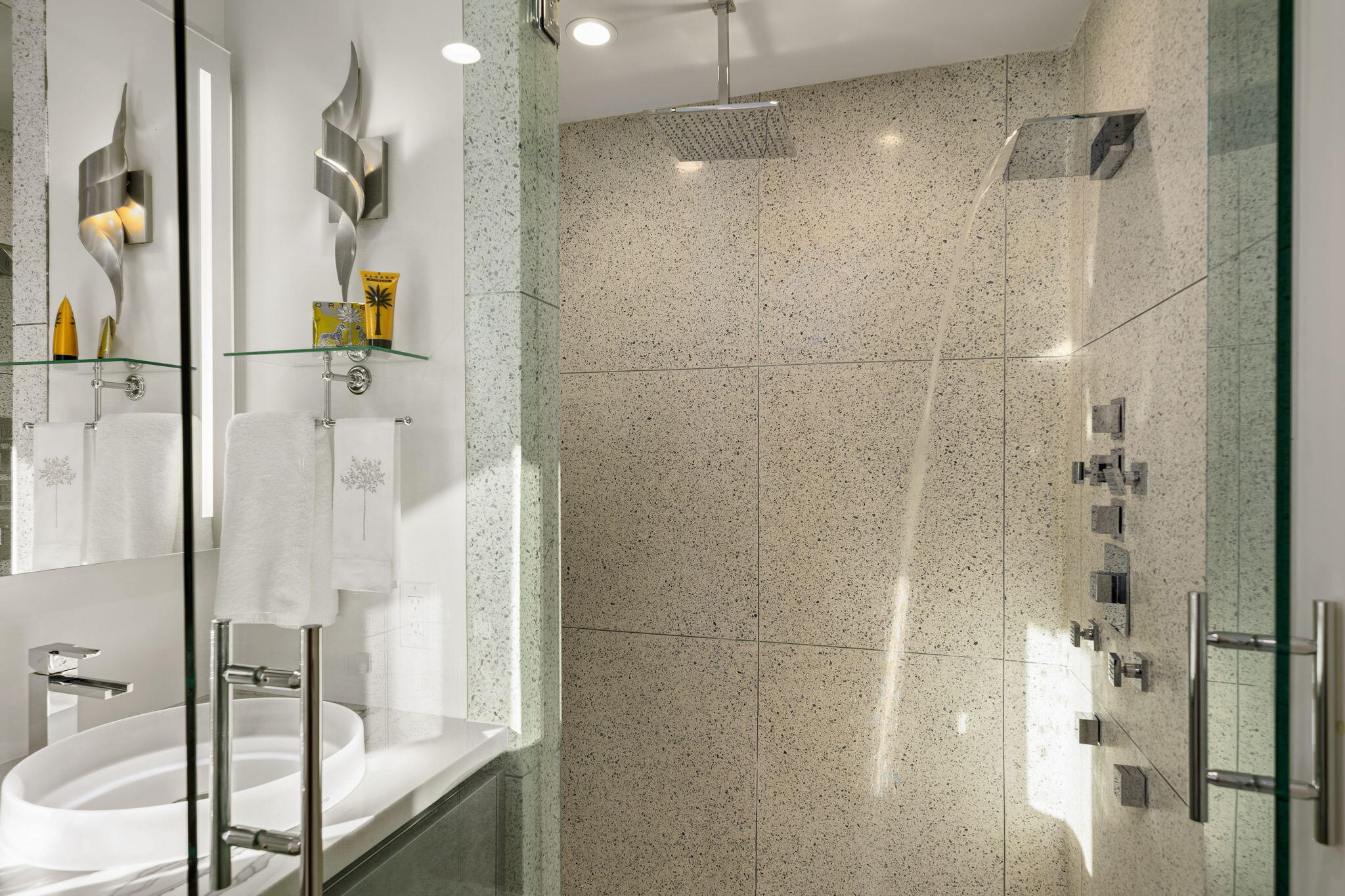 51555 Madison Street La Quinta, CA 92253 - Photo 19 of 25 a bathroom with a shower