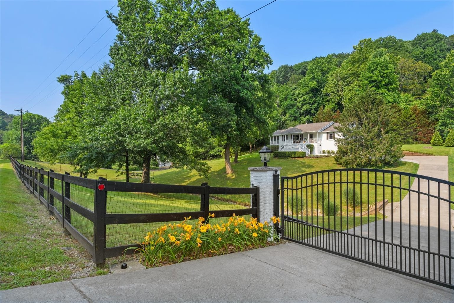 775 High Point Ridge Road Franklin, TN 37069 - Photo 2 of 41 a view of street with wooden fence