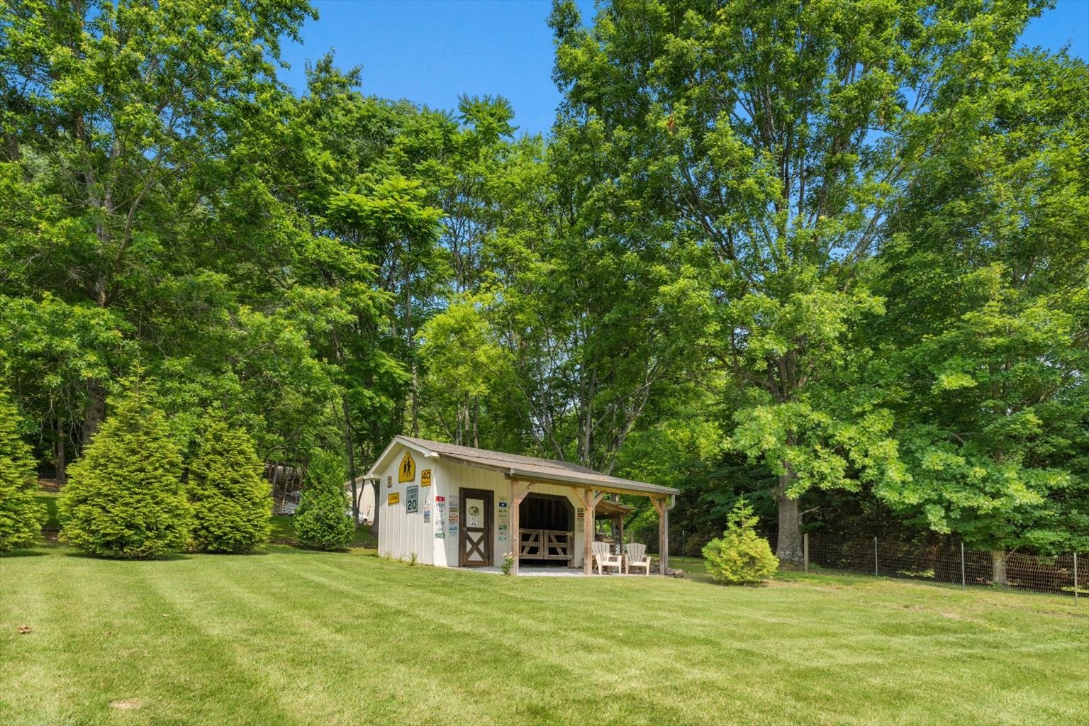 775 High Point Ridge Road Franklin, TN 37069 - Photo 40 of 41 a front view of a house with garden