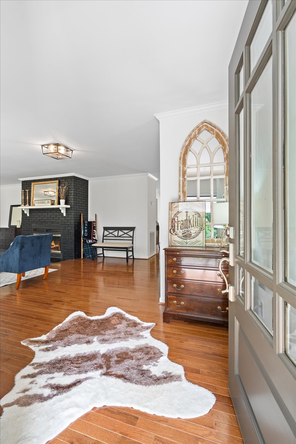 775 High Point Ridge Road Franklin, TN 37069 - Photo 7 of 41 a room with furniture and a window