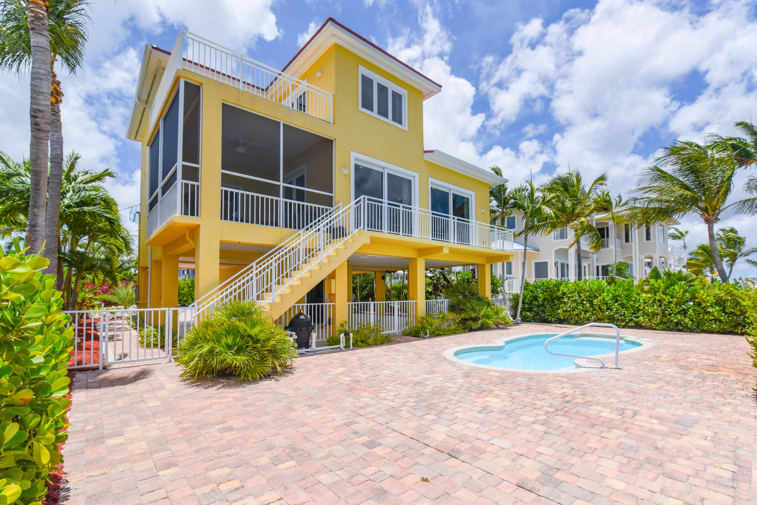 431 La Fitte Road Summerland Key, FL 33042 - Photo 1 of 50 037-431LaFitte-LittleTorchKey-FL-33042-F