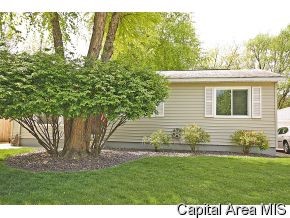 1747 Fairmont Drive Springfield, IL 62702 - Photo 2 of 12 Gallery Image 2