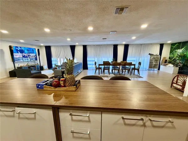 $4,200 | 4022 54th Avenue North, St. Petersburg, FL 33714