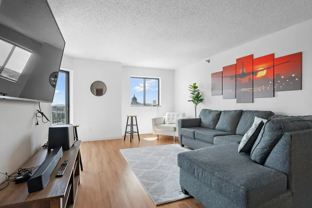 $179,000 | 78 10th Street East, Unit 2104, St. Paul, MN 55101