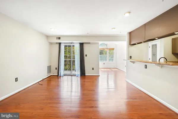 $250,000 | 2051 Alice Avenue, Unit 2051303, Oxon Hill, MD 20745