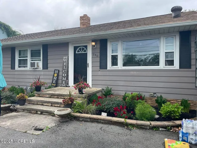 a view of a house with outdoor space