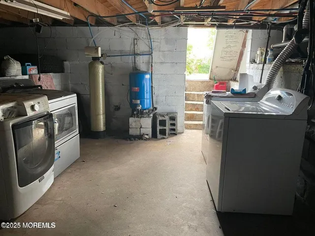 a view of a storage & utility room