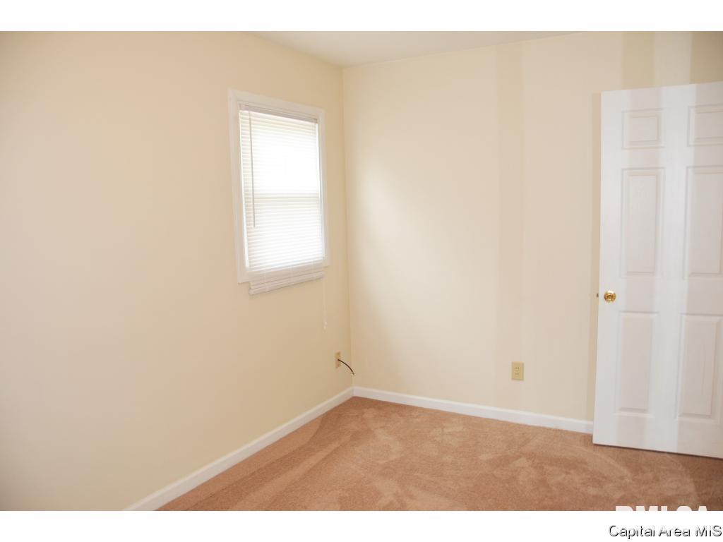 2306 Ramsey Road Springfield, IL 62702 - Photo 7 of 12