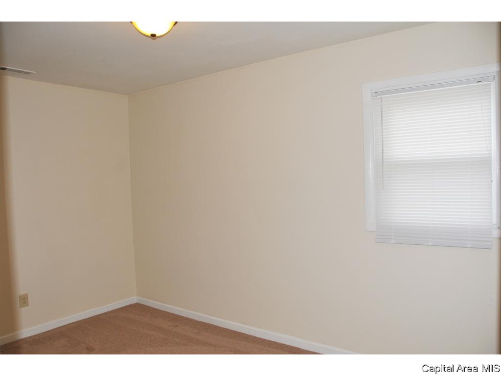2306 Ramsey Road Springfield, IL 62702 - Photo 8 of 12