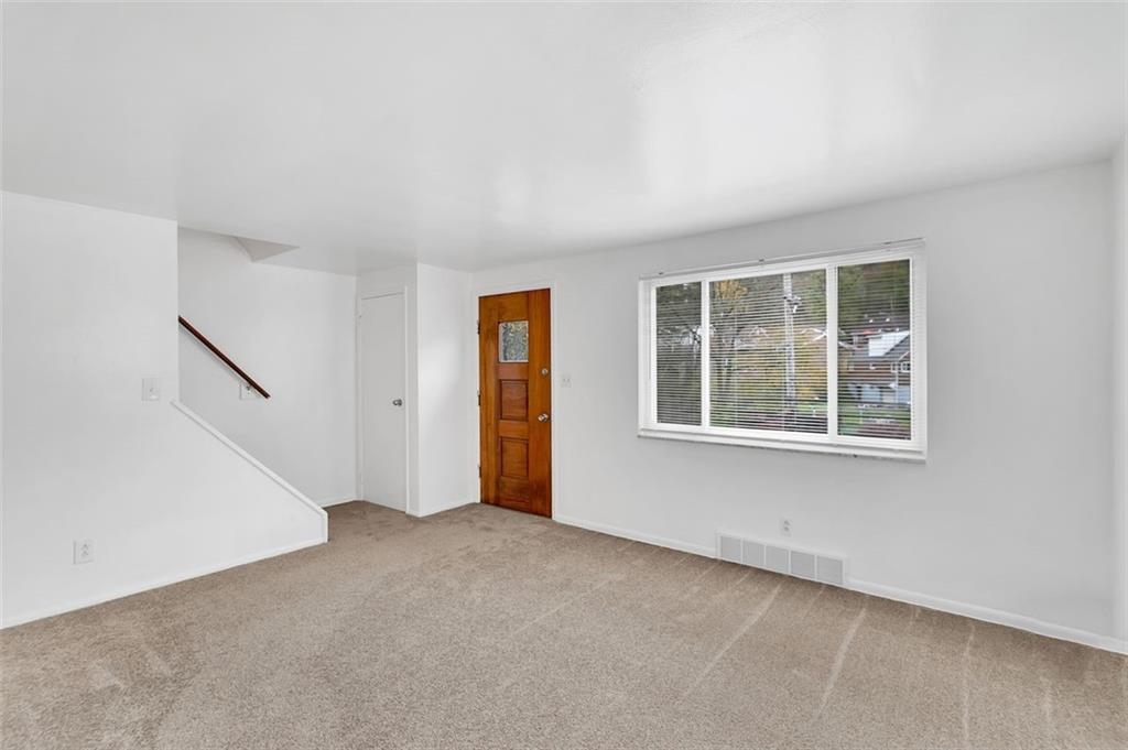 265-267 Universal Road Pittsburgh, PA 15235 - Photo 6 of 22 Gallery Image 6