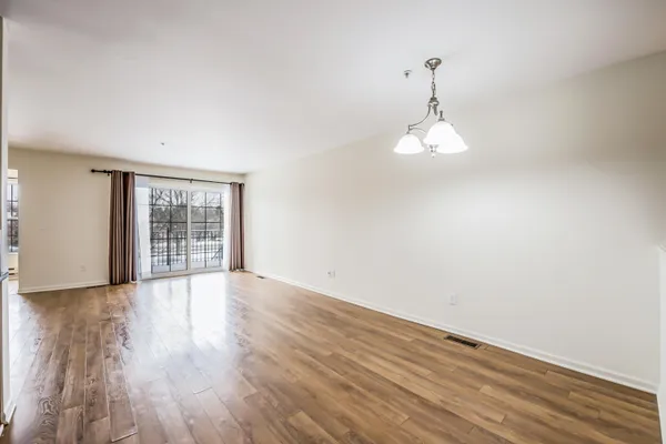 $2,600 | 120 West Oakbrook Drive, Ann Arbor, MI 48103