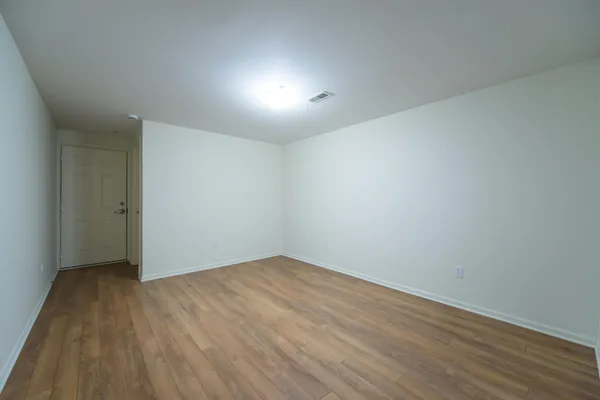 $2,600 | 120 West Oakbrook Drive, Ann Arbor, MI 48103