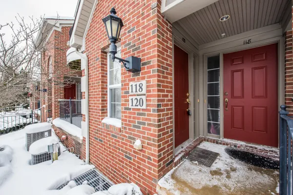 $2,600 | 120 West Oakbrook Drive, Ann Arbor, MI 48103