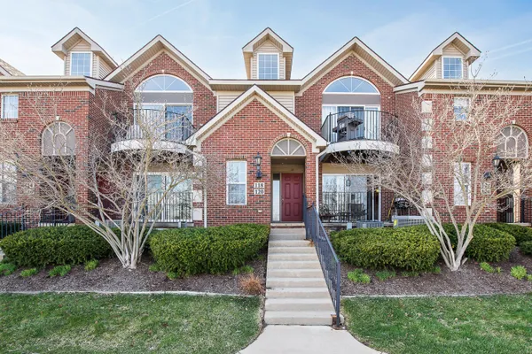 $2,600 | 120 West Oakbrook Drive, Ann Arbor, MI 48103