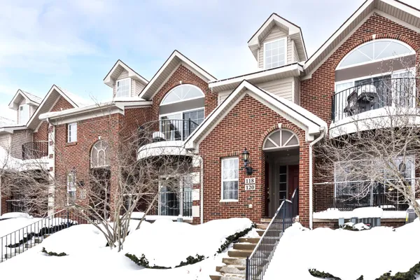 $2,600 | 120 West Oakbrook Drive, Ann Arbor, MI 48103