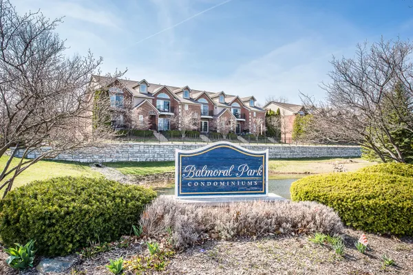 $2,600 | 120 West Oakbrook Drive, Ann Arbor, MI 48103