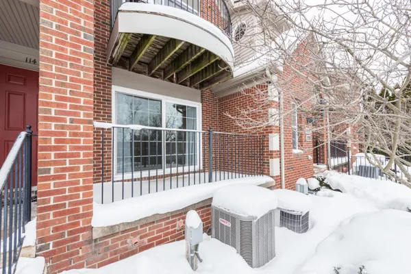 $2,600 | 120 West Oakbrook Drive, Ann Arbor, MI 48103
