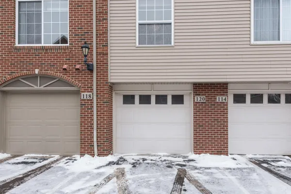 $2,600 | 120 West Oakbrook Drive, Ann Arbor, MI 48103