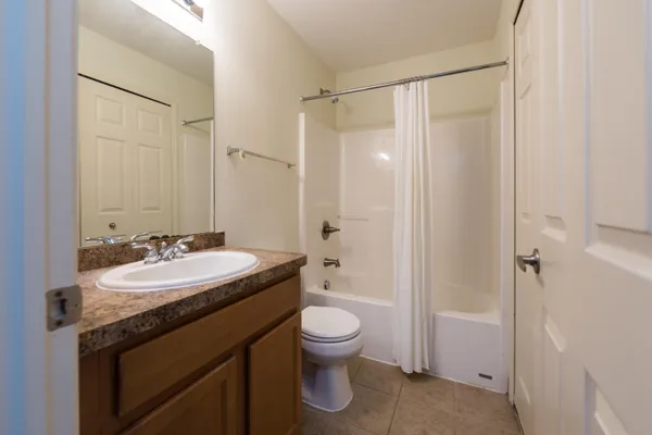 $2,600 | 120 West Oakbrook Drive, Ann Arbor, MI 48103