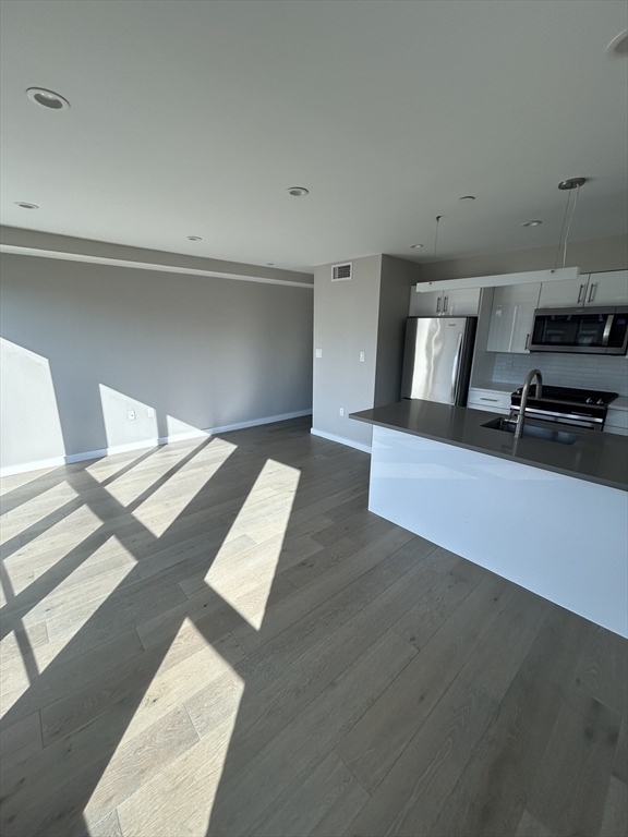 244 Hanover Street, Unit 509 Boston, MA 02113 - Photo 5 of 15