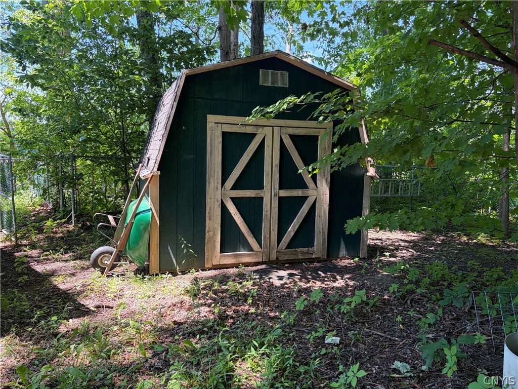 8360 Oswego Road Clay, NY 13090 - Photo 6 of 26