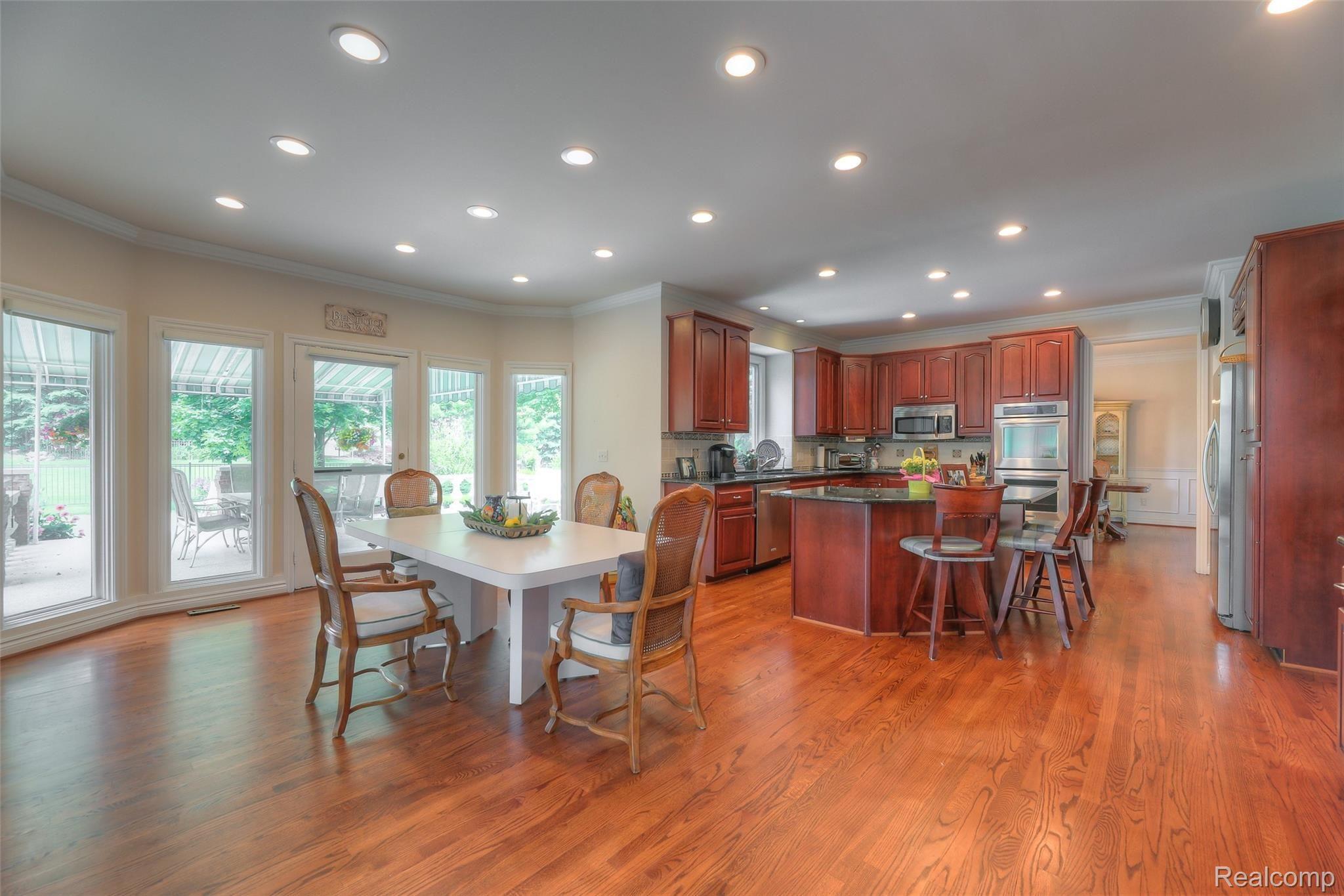2904 Baytree Court Rochester, MI 48306 - Photo 12 of 52 12 - Breakfast to Kitchen.jpg
