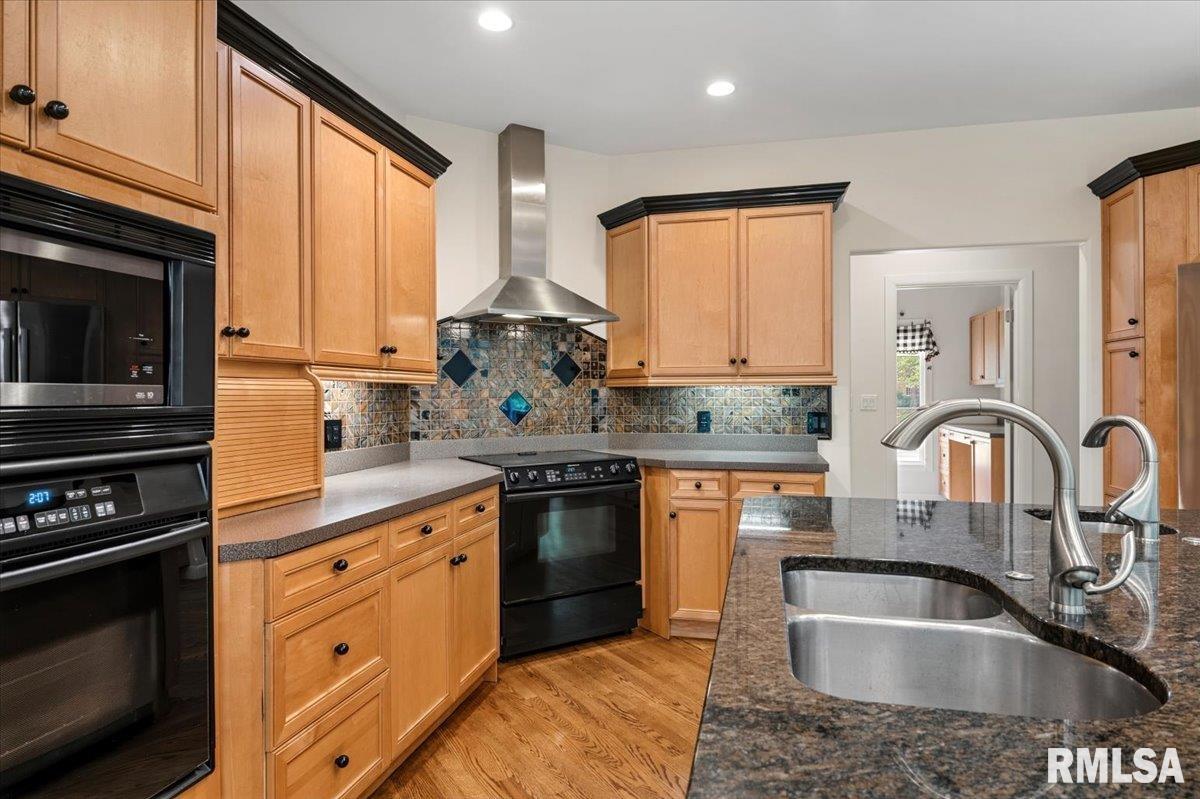 4104 Chandlerwood Road Springfield, IL 62711 - Photo 17 of 64