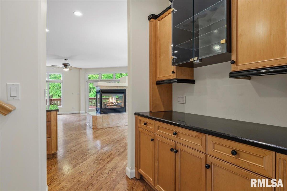 4104 Chandlerwood Road Springfield, IL 62711 - Photo 9 of 64
