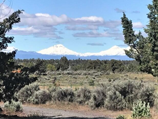 1464 Southwest Bent Loop Powell Butte, OR 97753 - Photo 3 of 49 IMG_0167