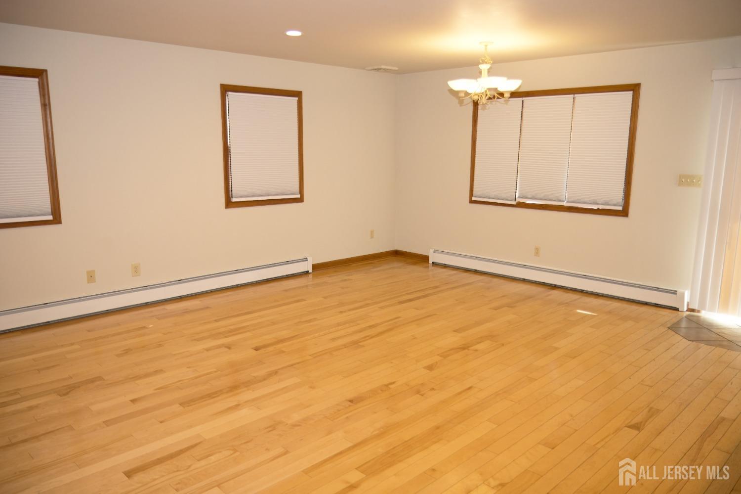 494 Harris Avenue, Unit B Middlesex, NJ 08846 - Photo 3 of 22
